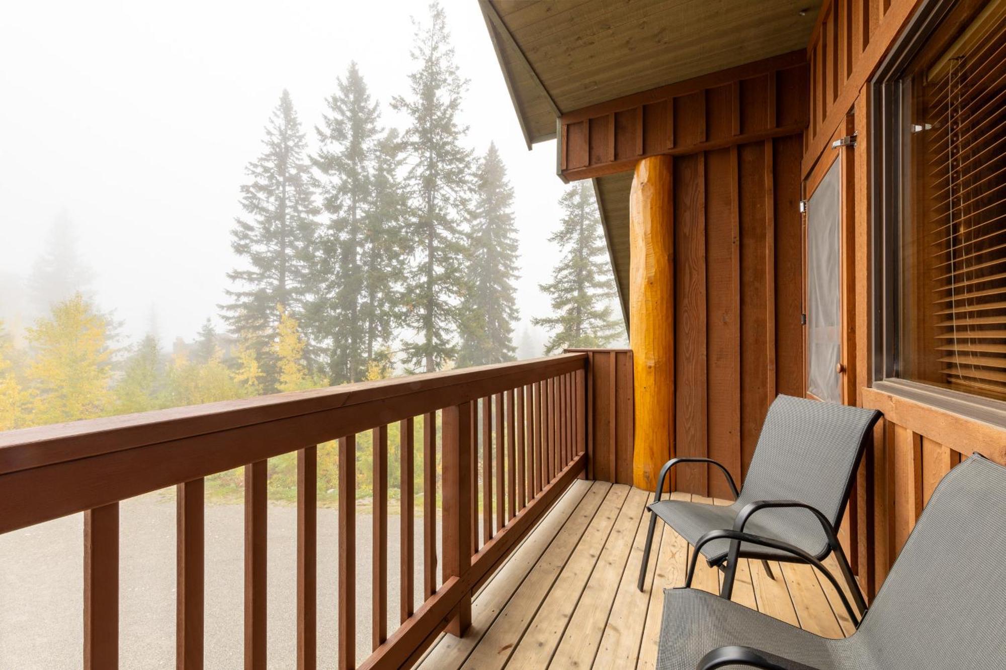 Vagabond Lodge At Kicking Horse Golden Eksteriør billede