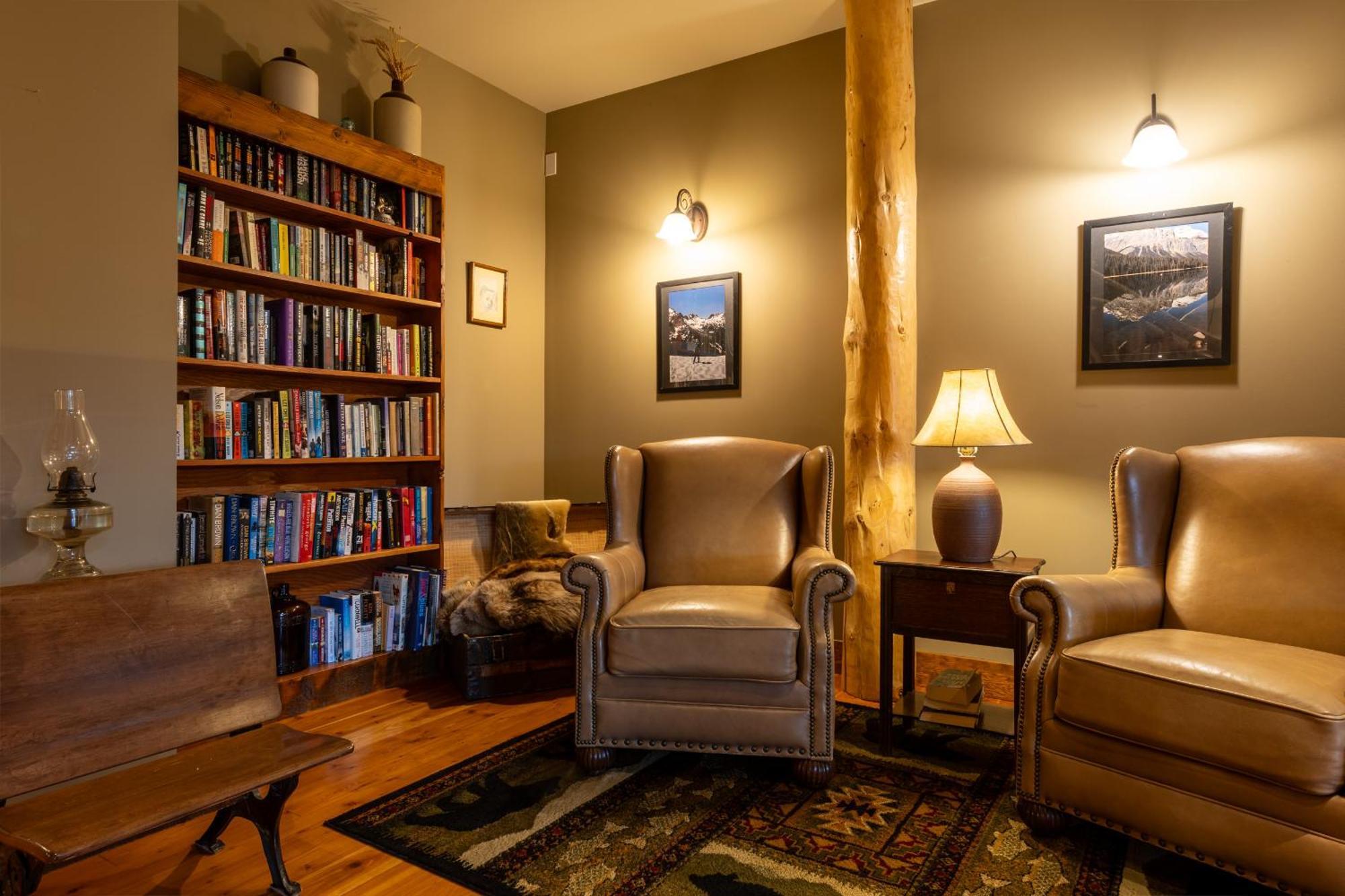 Vagabond Lodge At Kicking Horse Golden Eksteriør billede