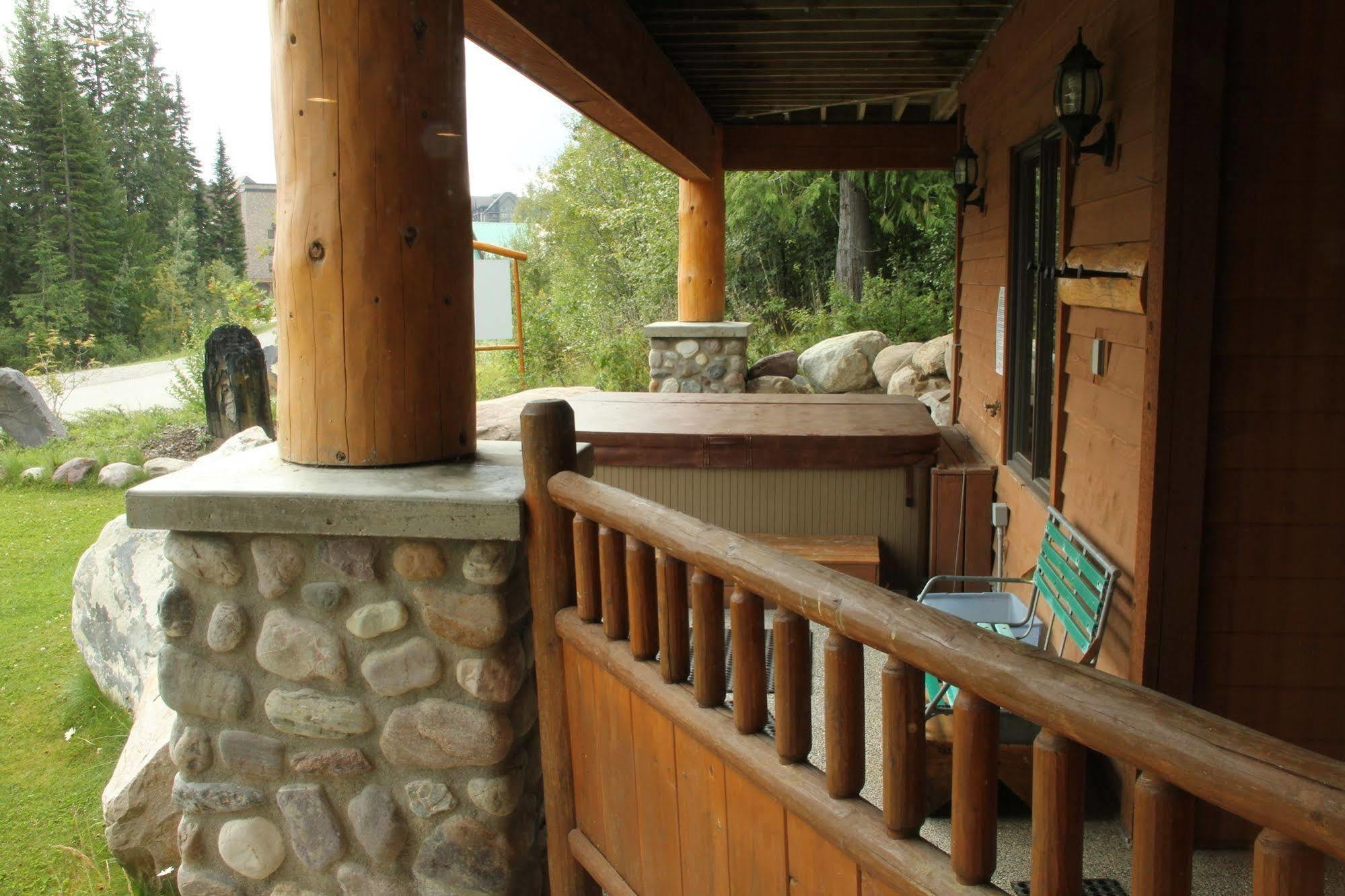 Vagabond Lodge At Kicking Horse Golden Eksteriør billede