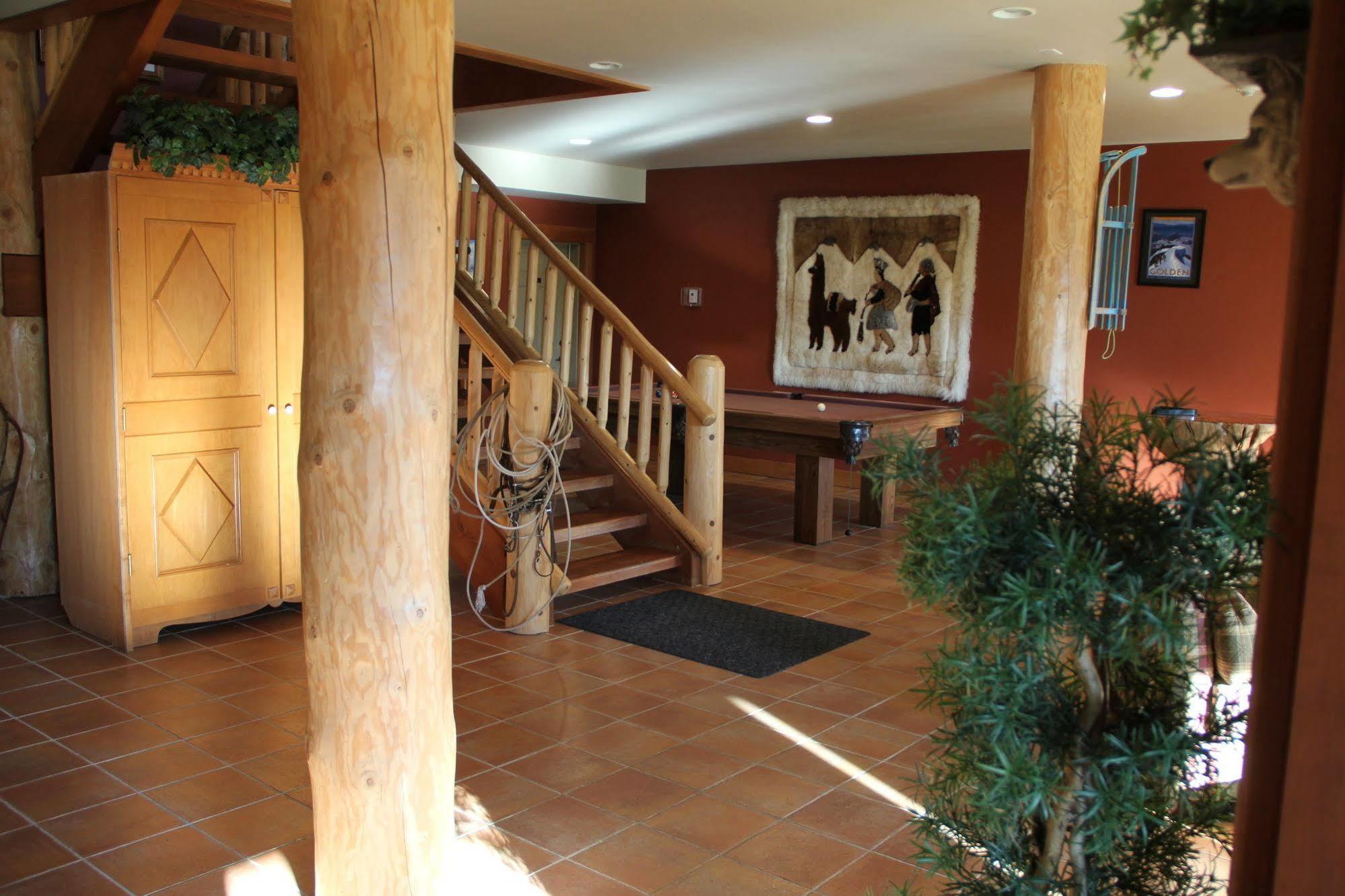 Vagabond Lodge At Kicking Horse Golden Eksteriør billede